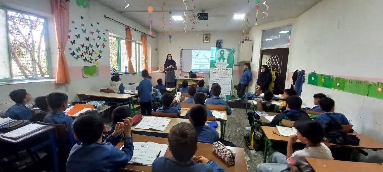 معاون بهداشت وزارت بهداشت گفت: آموزش مهارتهای بهداشتی در مدارس موجب کاهش آسیبها در دوران بزرگسالی میشود.