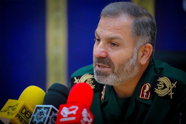 ارتش جمهوری اسلامی با ولایتمداری و روحیه جهادی در صحنههای انقلاب تاثیرگذار است