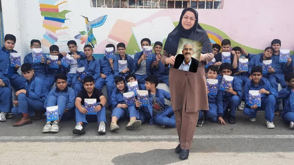 معلمی فقط عشق و محبت است و دیگر هیچ/ پدرم بهترین معلم من بود