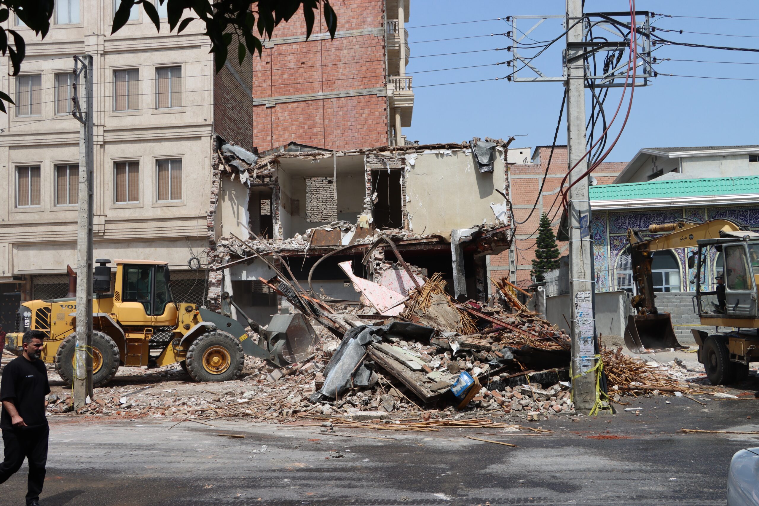 آزاد سازی ۱۸ پلاک در طرح تعریض خیابان شریعتی قائمشهر
