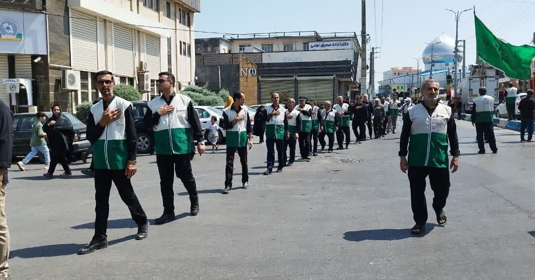 مراسم دسته‌روی خادمیاران رضوی به‌مناسبت شهادت حضرت علی بن موسی الرضا (ع) در محمودآباد