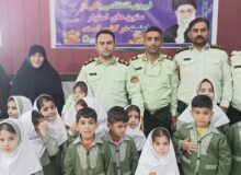 بازدید دانش آموزان به مناسبت هفته نیروی انتظامی از کلانتری یازده شهرستان قائمشهر