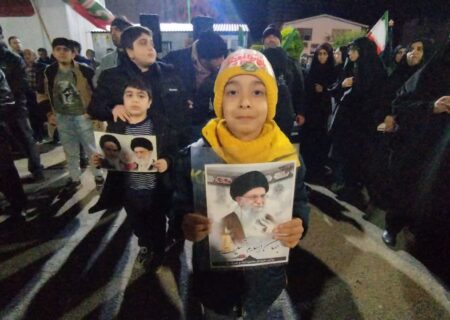حضور مردم ولایتمدار شهرستان محمودآباد در شب‌های قدر انقلاب